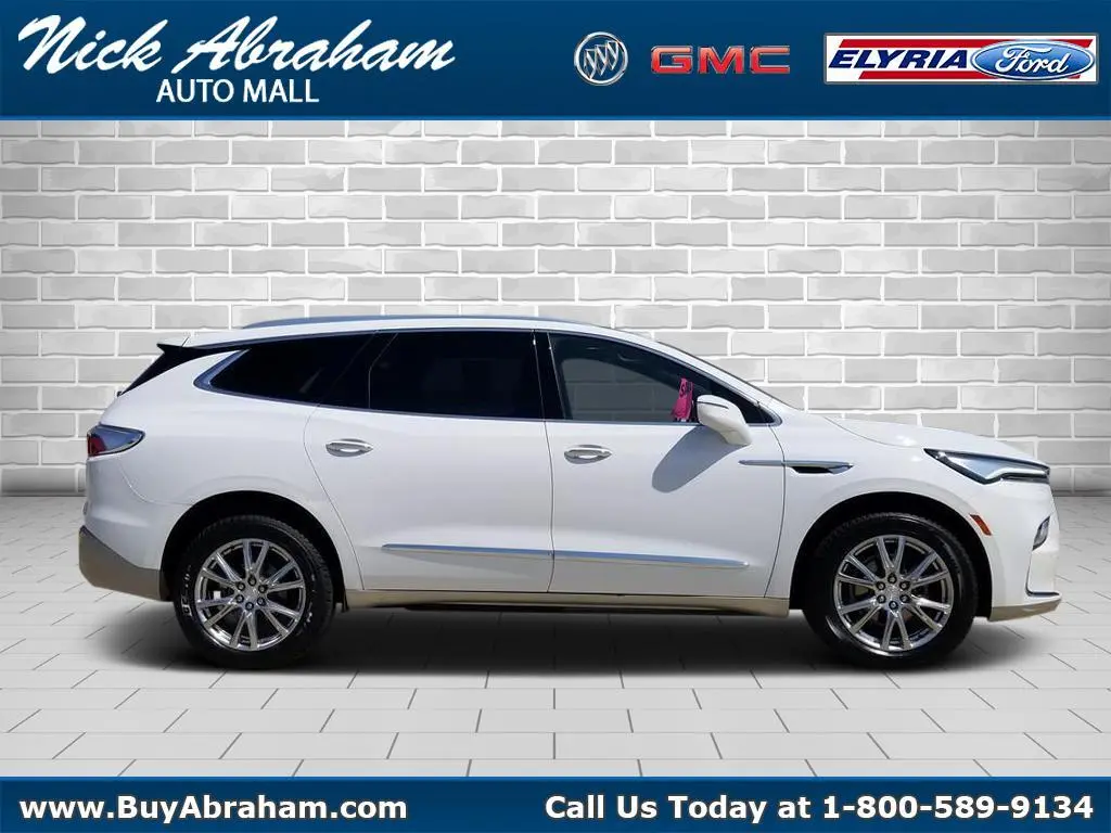 2022 Buick Enclave Essence