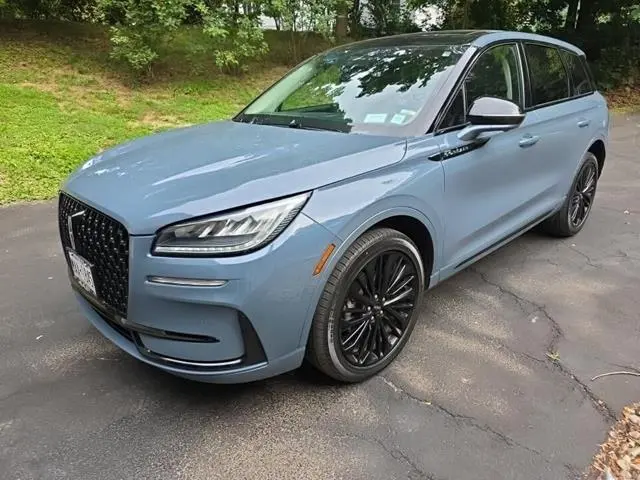 2023 Lincoln Corsair Standard