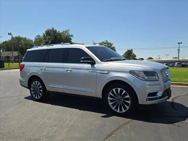 2018 Lincoln Navigator Select