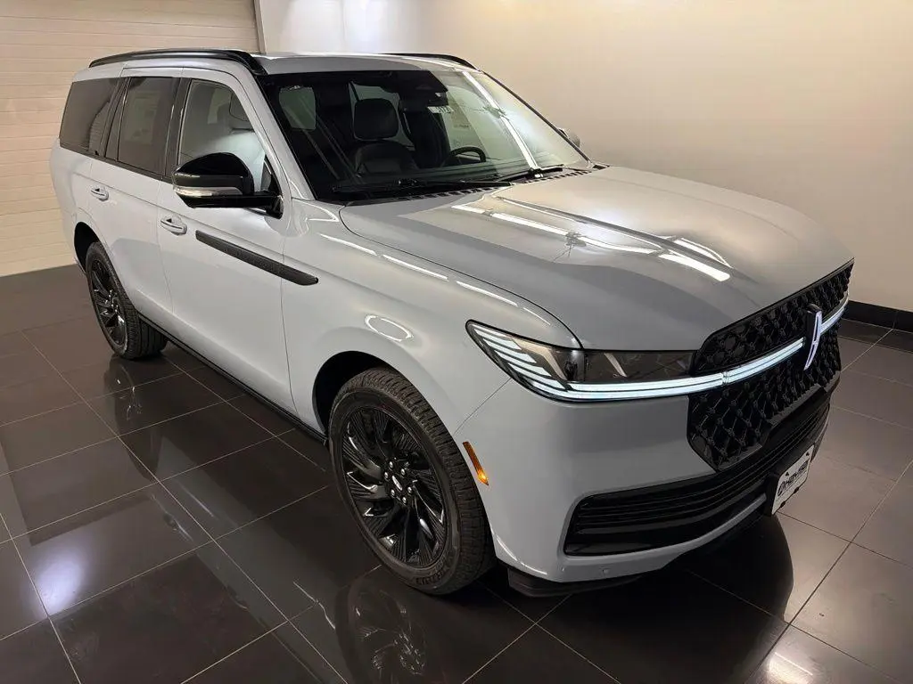 2027 Lincoln Navigator Reserve