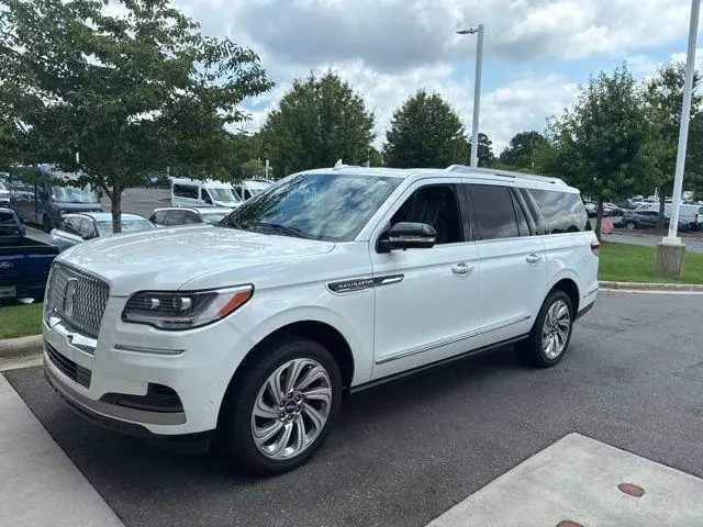 2024 Lincoln Navigator L Reserve