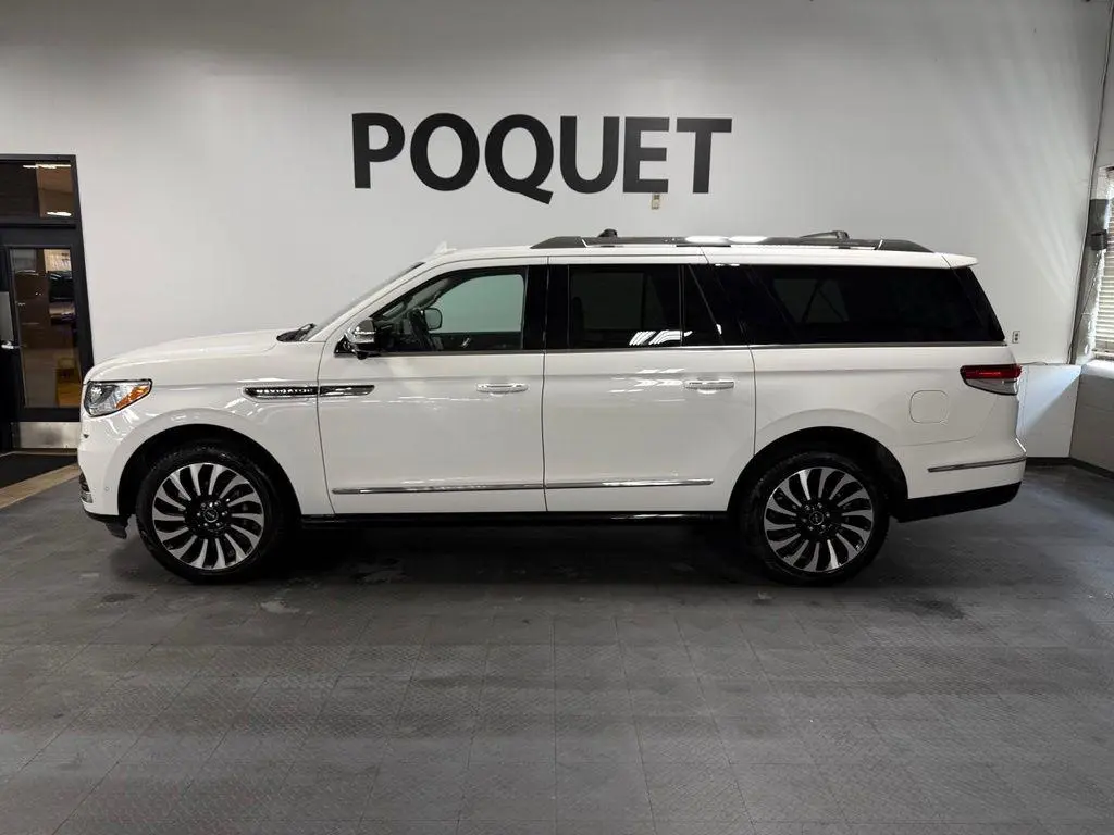 2022 Lincoln Navigator L Black Label