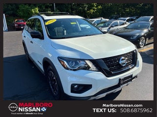 2020 Nissan Pathfinder SL