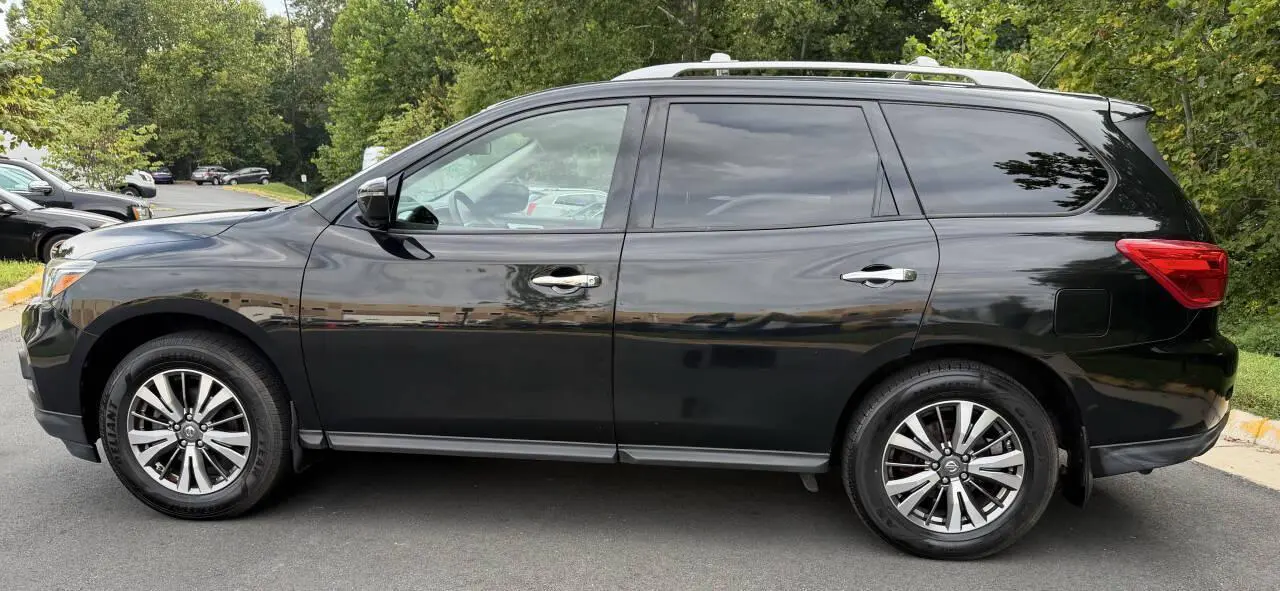 2018 Nissan Pathfinder SV