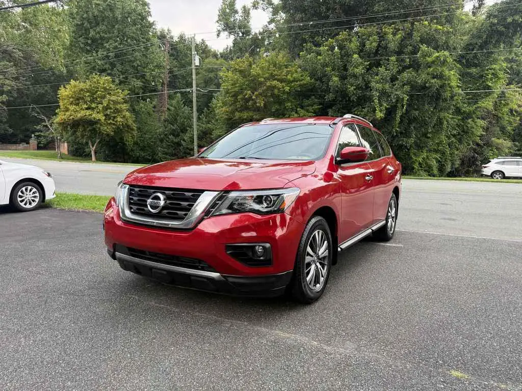 2018 Nissan Pathfinder SV