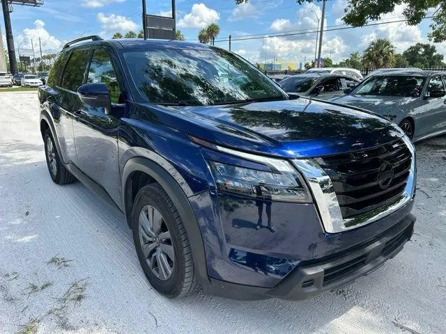 2024 Nissan Pathfinder SV