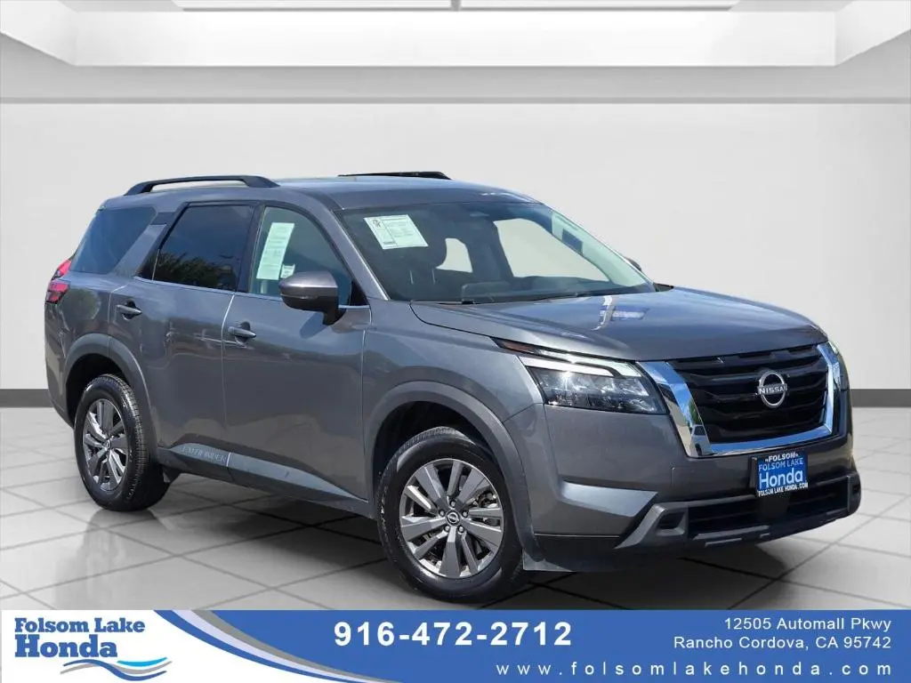 2024 Nissan Pathfinder SV