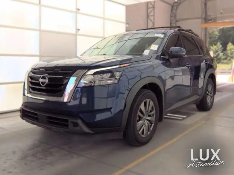 2022 Nissan Pathfinder SV