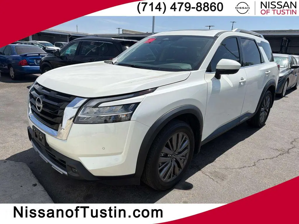 2024 Nissan Pathfinder SL