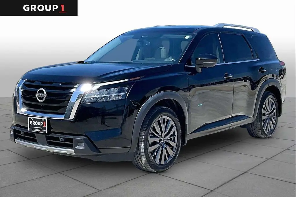 2022 Nissan Pathfinder SL
