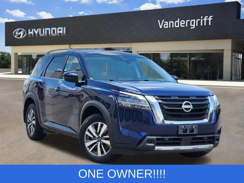 2023 Nissan Pathfinder SL