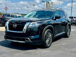 2024 Nissan Pathfinder SL