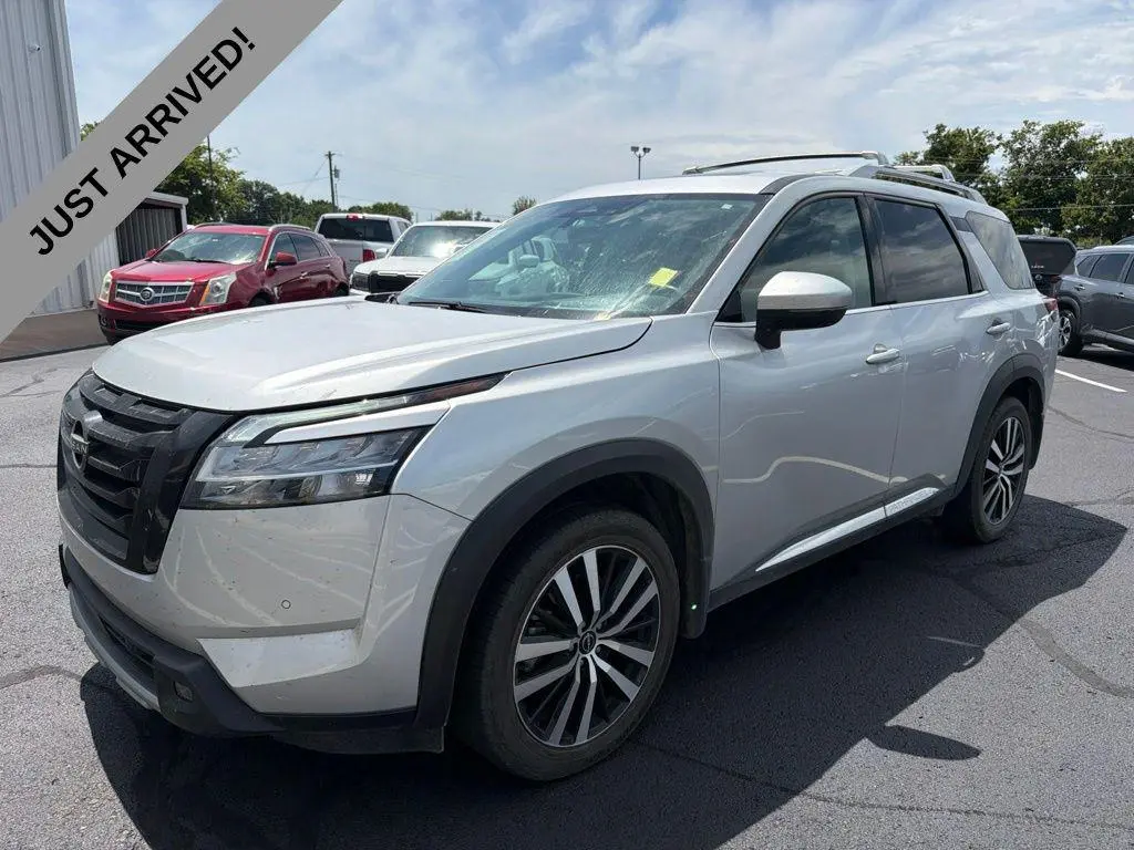 2023 Nissan Pathfinder Platinum