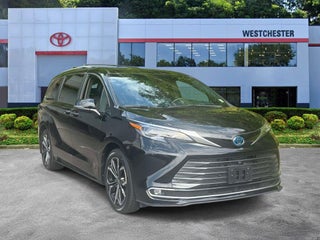 2025 Toyota Sienna Platinum