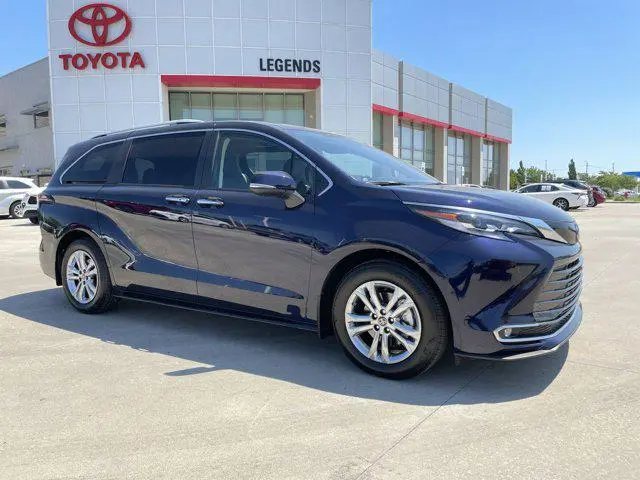 2023 Toyota Sienna Platinum