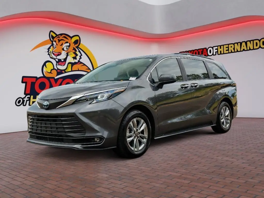 2025 Toyota Sienna XLE