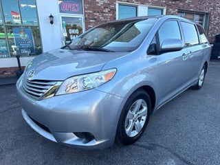 2016 Toyota Sienna LE