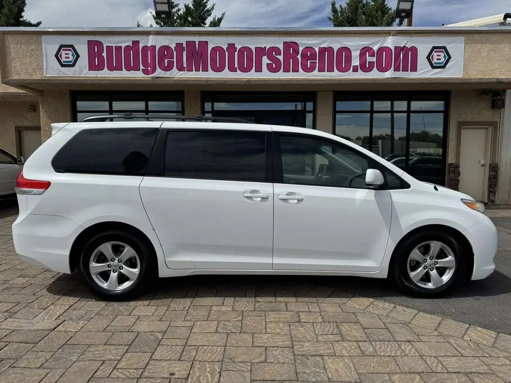 2013 Toyota Sienna LE