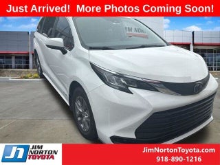 2021 Toyota Sienna LE