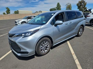 2024 Toyota Sienna LE