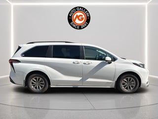 2021 Toyota Sienna LE