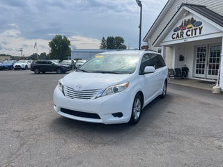 2017 Toyota Sienna LE