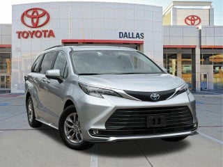 2025 Toyota Sienna XLE
