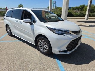 2022 Toyota Sienna XLE