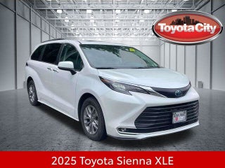 2025 Toyota Sienna XLE