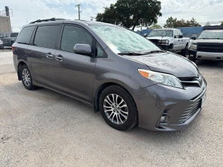 2018 Toyota Sienna XLE