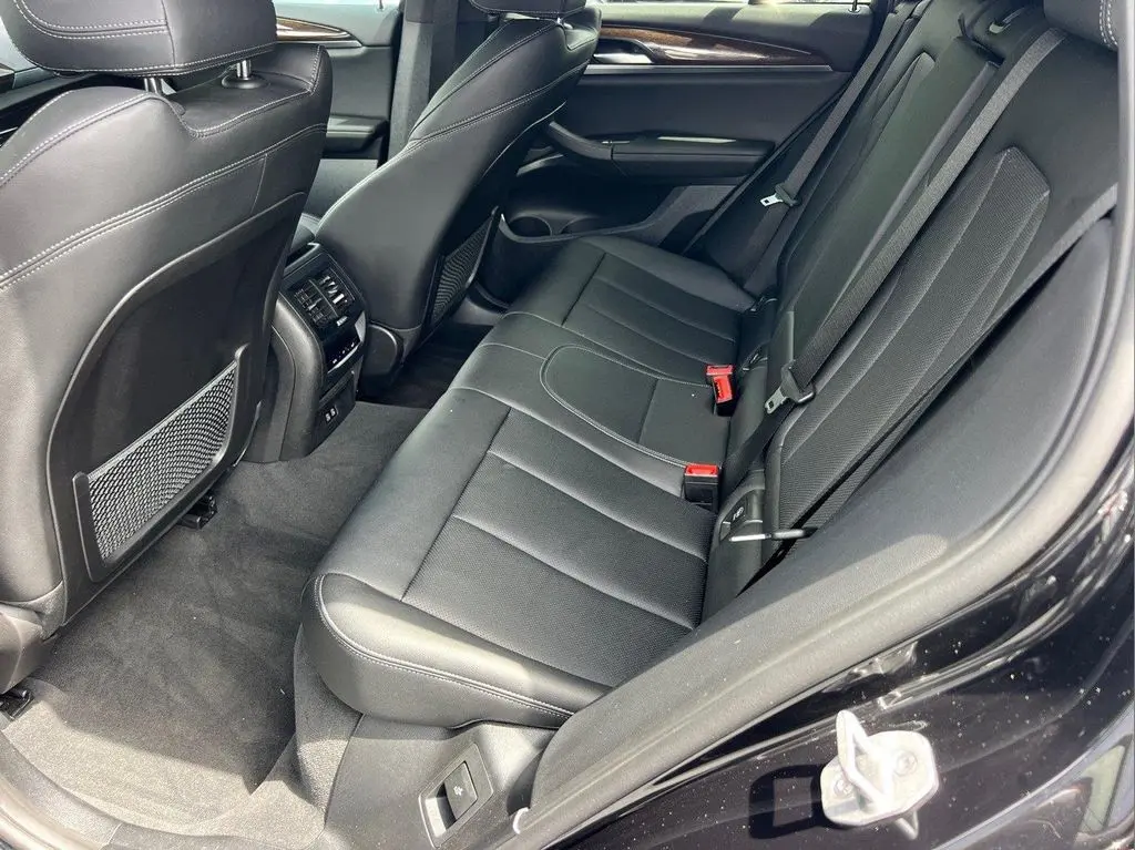 2024 BMW X4 xDrive30i