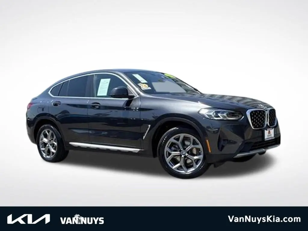 2025 BMW X4 xDrive30i
