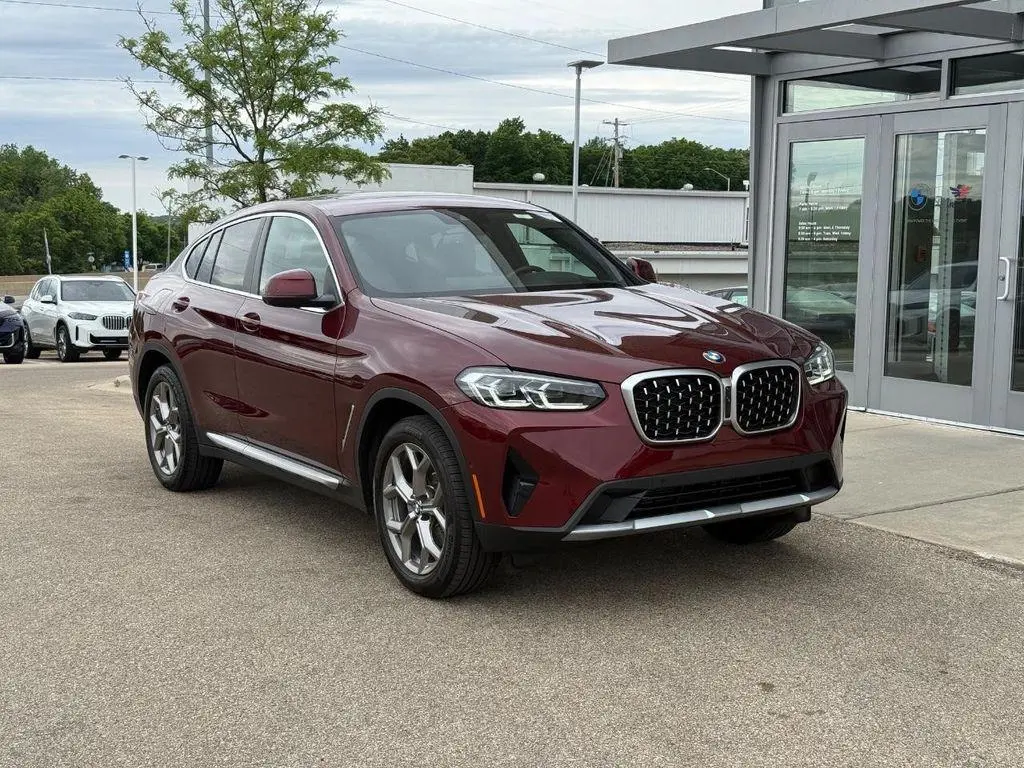 2025 BMW X4 xDrive30i