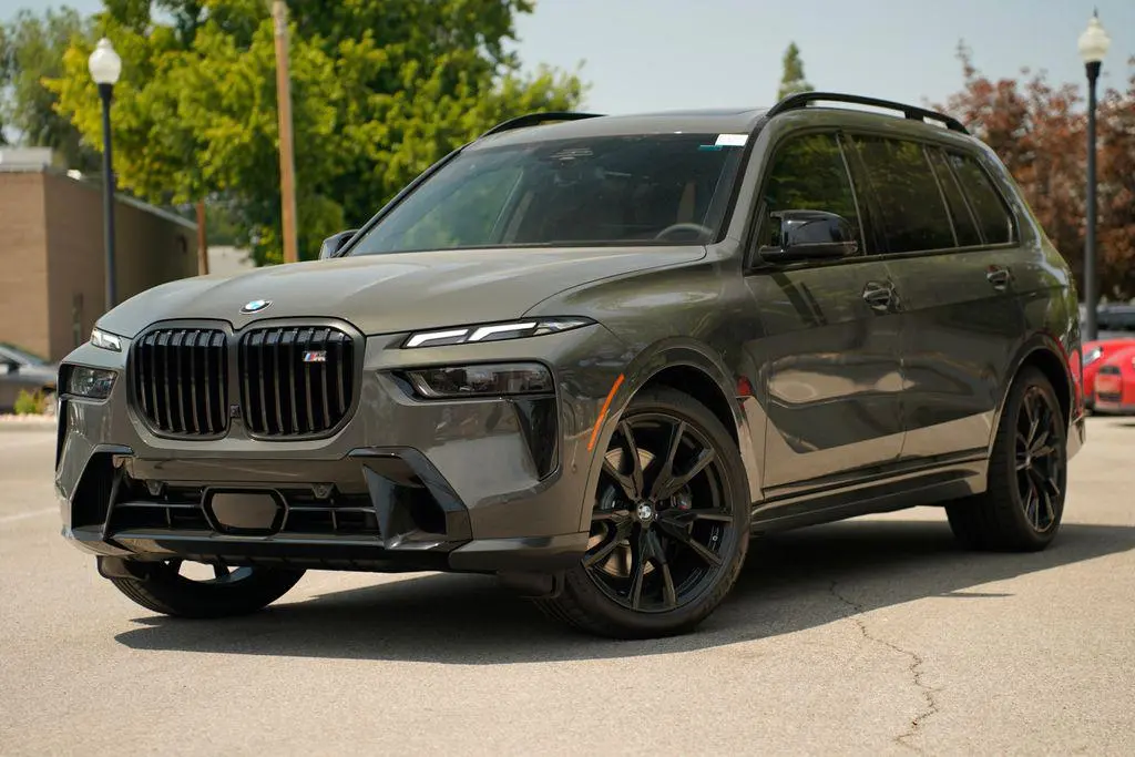 2027 BMW X7 M60i