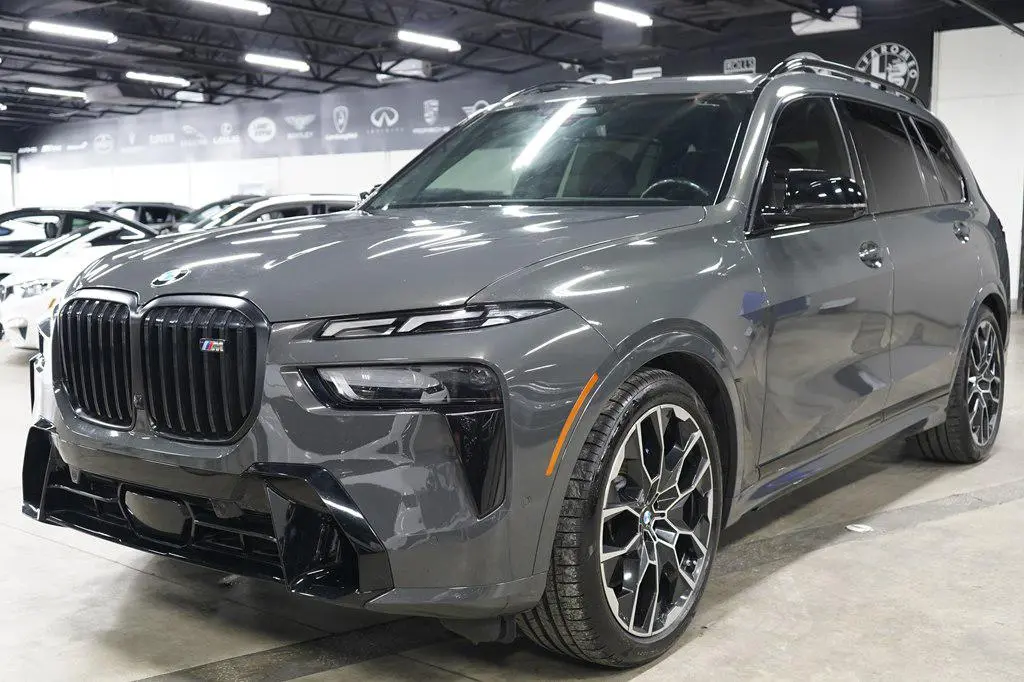 2023 BMW X7 M60i