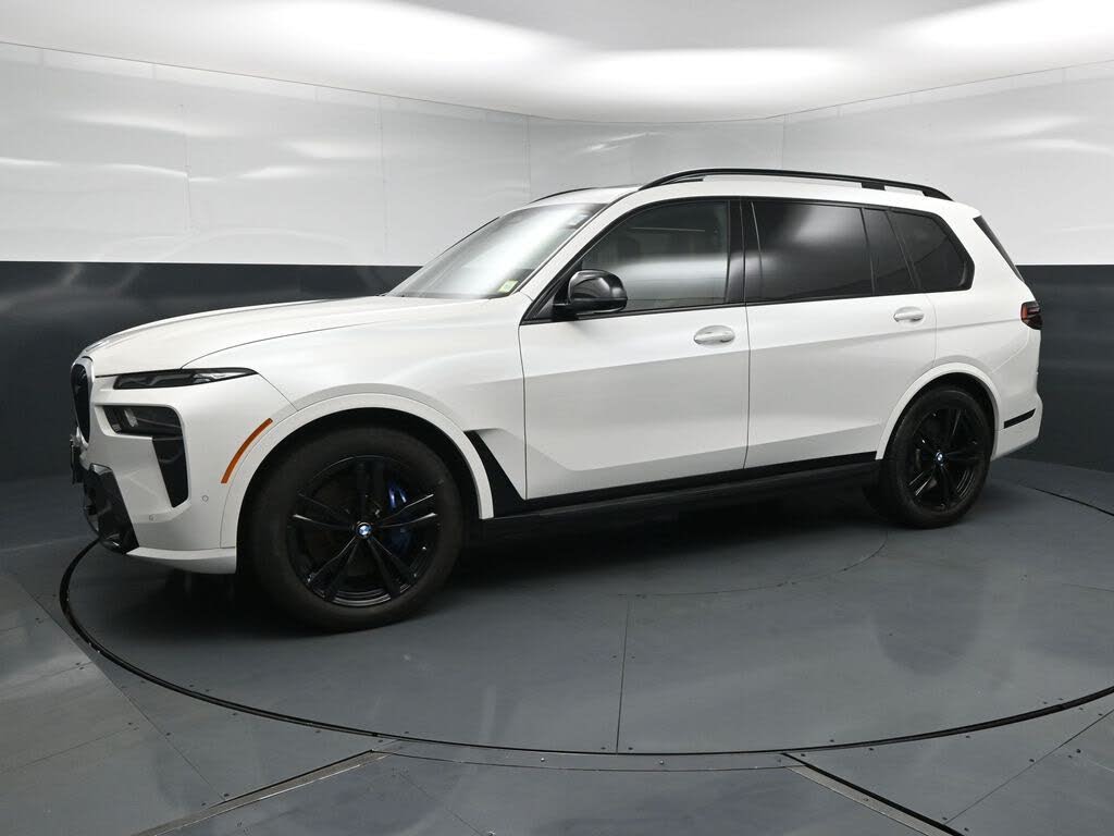2025 BMW X7 M60i