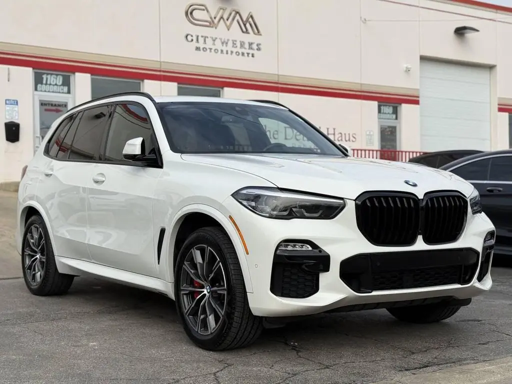 2021 BMW X5 M50i