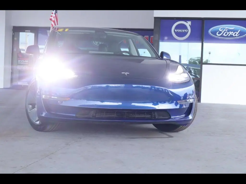2021 Tesla Model 3 Standard Range Plus