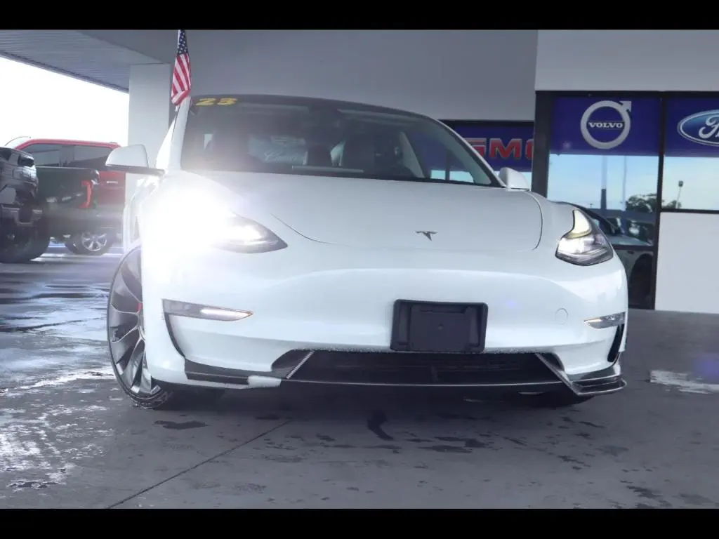 2023 Tesla Model 3 Performance