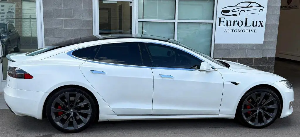 2020 Tesla Model S Performance