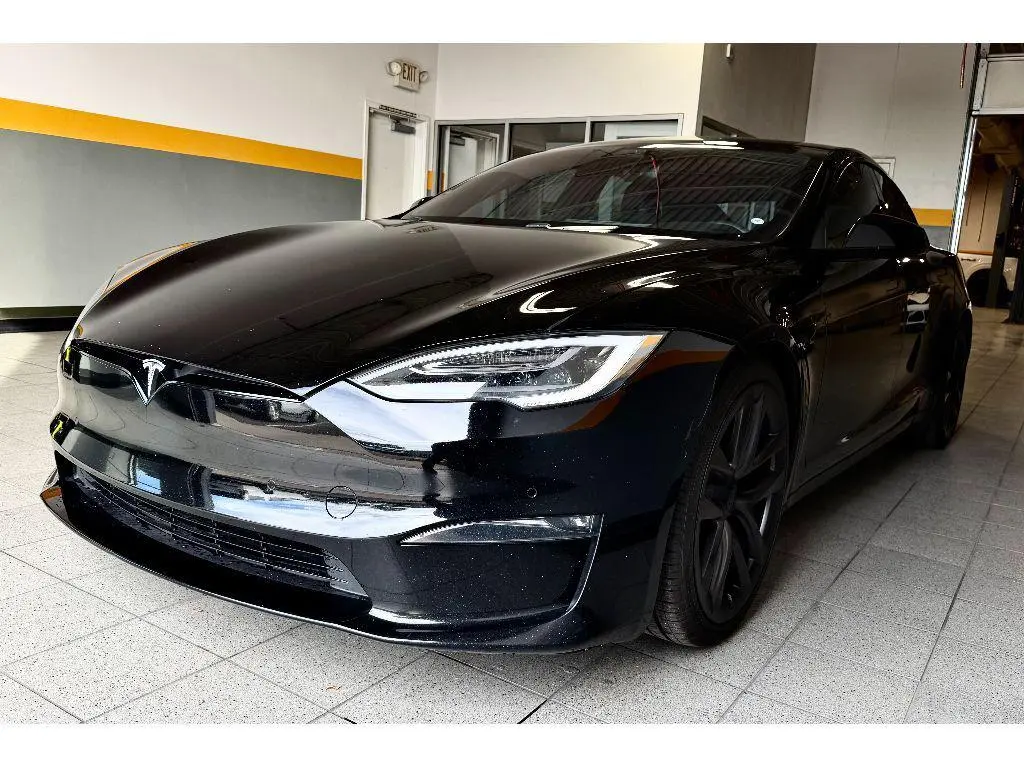 2022 Tesla Model S Plaid