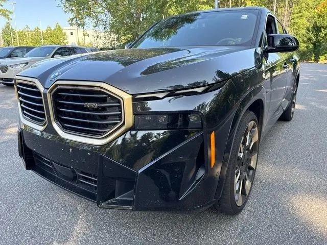 2023 BMW XM Base