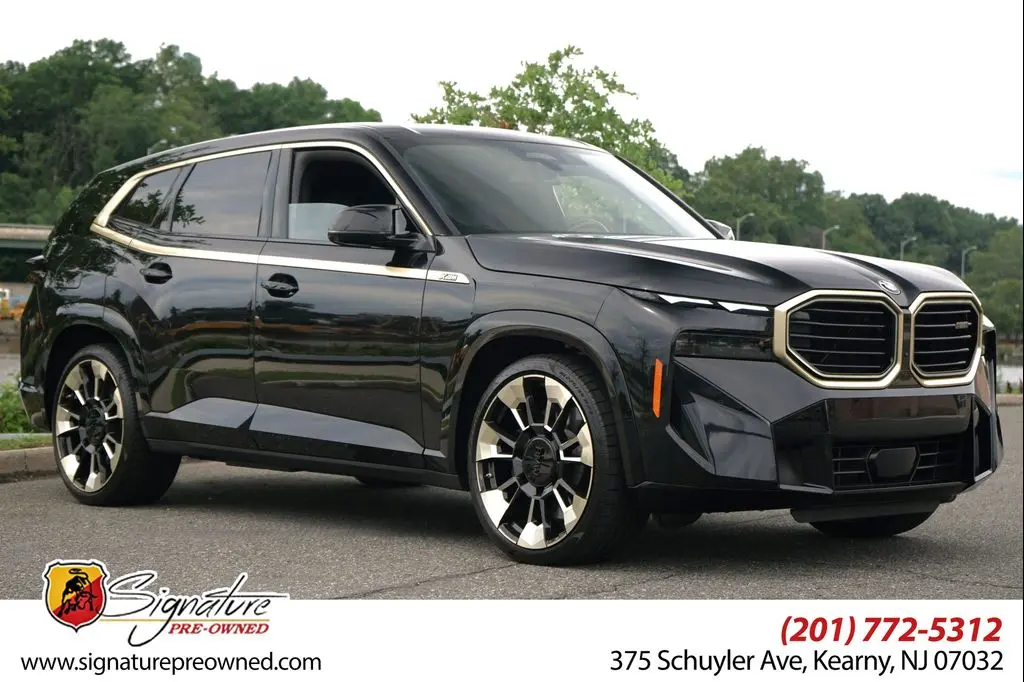 2023 BMW XM Base