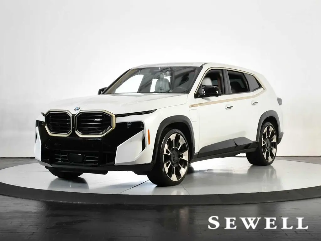 2024 BMW XM Base