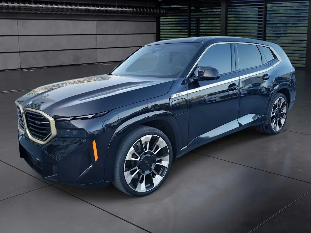 2023 BMW XM Base