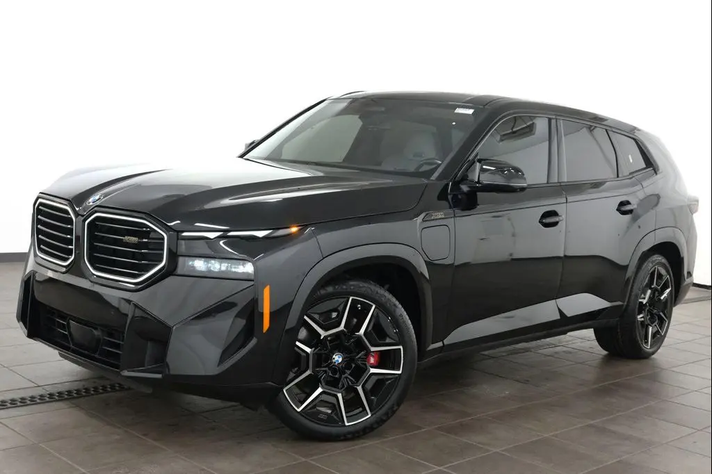 2023 BMW XM Base