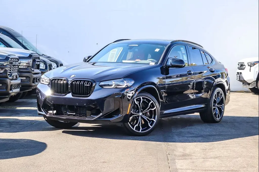 2025 BMW X4 M Base