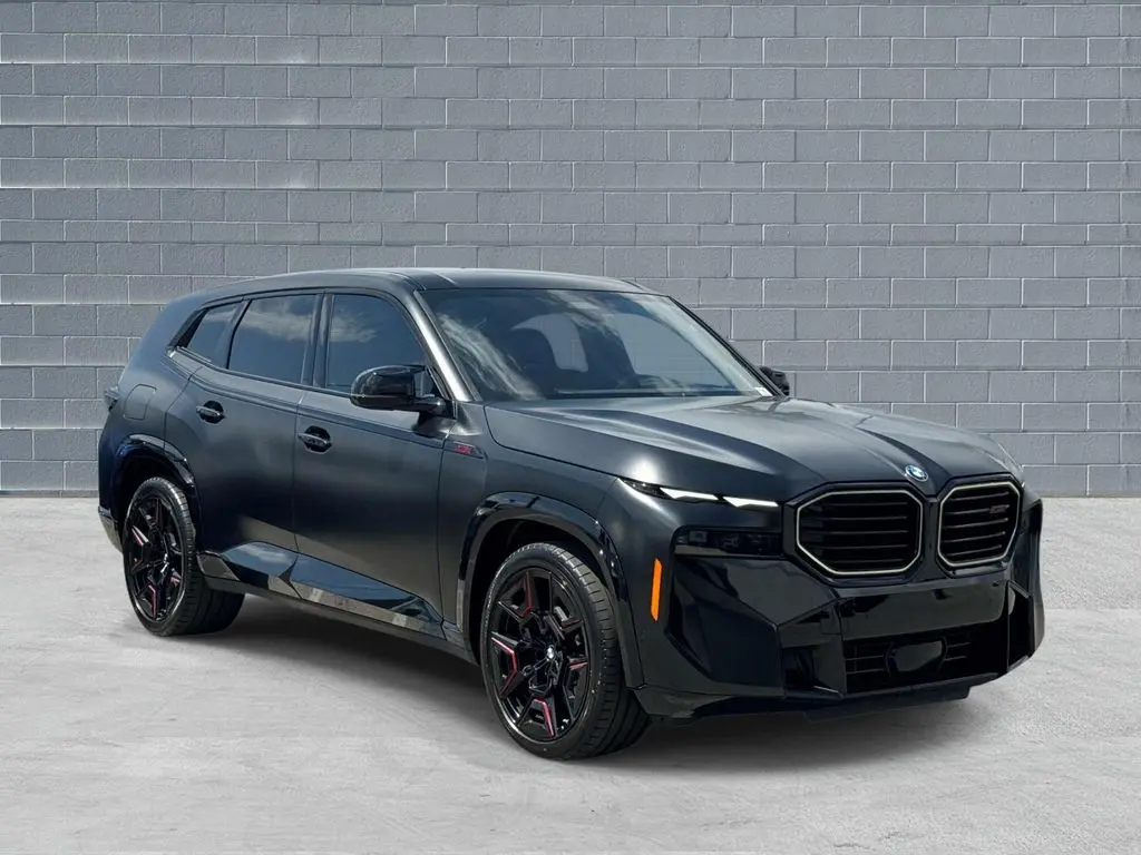 2024 BMW XM Label
