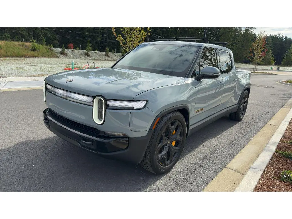 2025 Rivian R1T Ascend