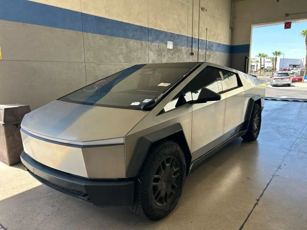 2024 Tesla Cybertruck Cyberbeast